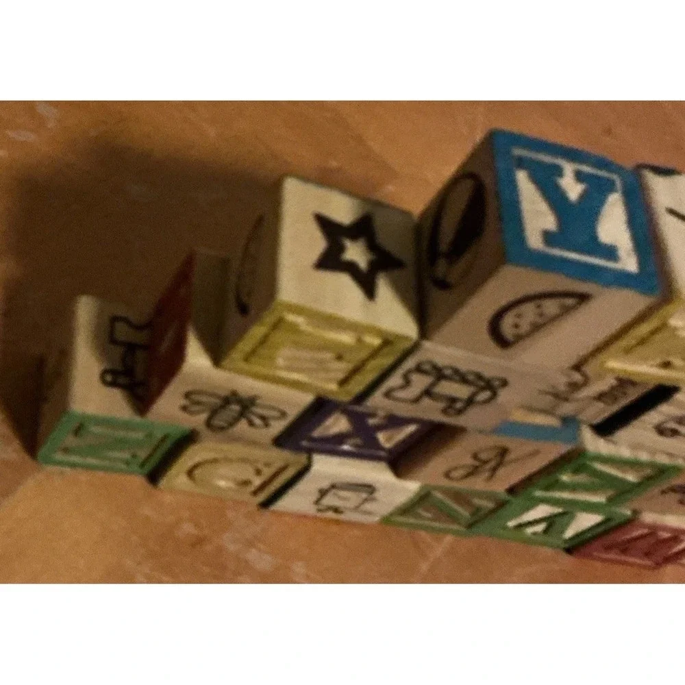 Old Wooden  Blocks Alphabet Letters And  Pictures Lot Of 21 ABC, Missing‎ F & S